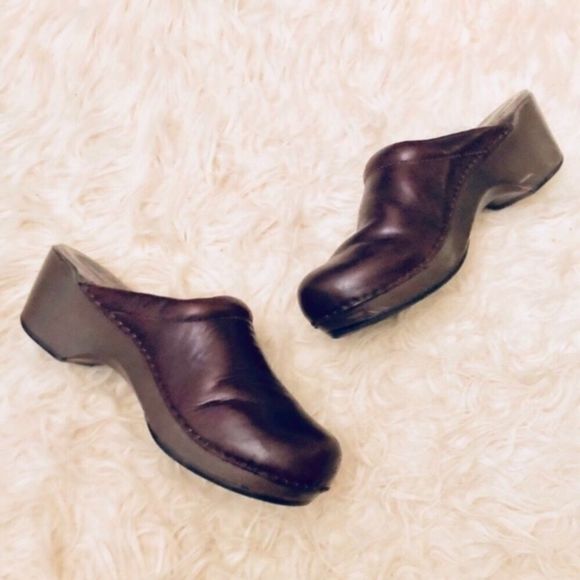 Dansko Brown Leather Scroll Clogs Size 37 - Picture 1 of 7